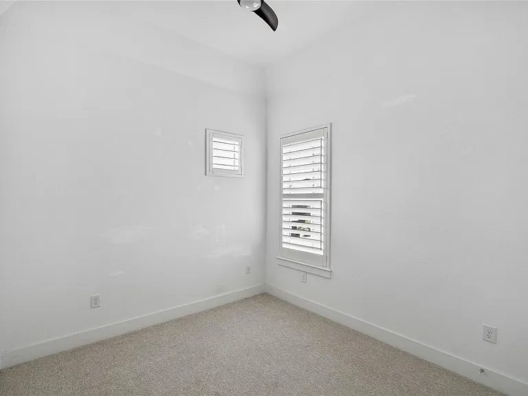 6105 Florencia Ln — Photo 20