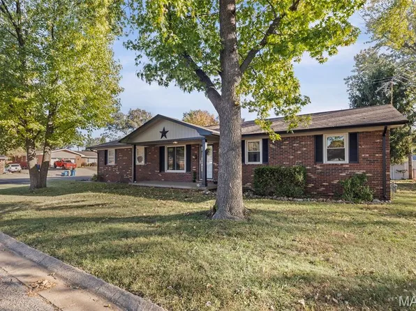 201 Utah Pl, Bethalto, IL 62010