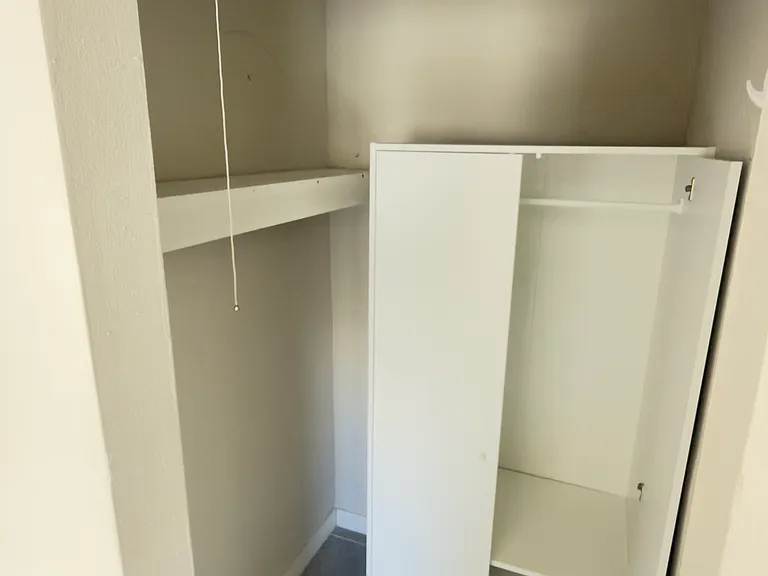 502 E Glenn St #11 — Photo 7