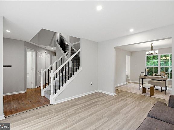 5th image of 2630 Richfield Ln