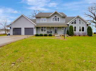 1916 County Road 2325 E, Saint Joseph, IL 61873