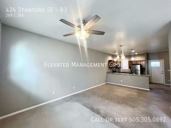 424 Stanford Dr SE #B3