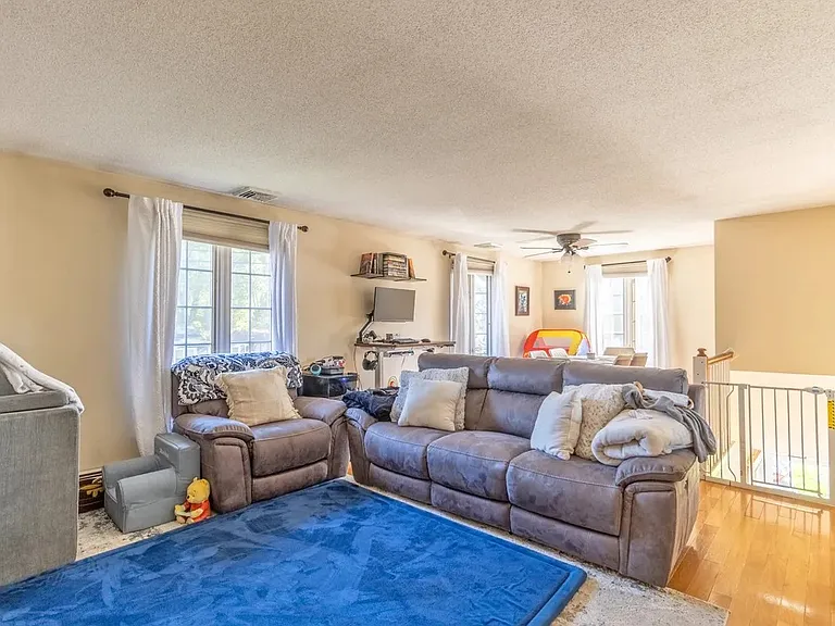 6 Russell Ave #2 — Photo 7