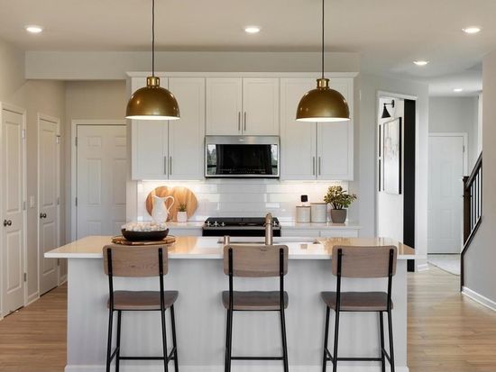 17969 Genoa Dr, Lakeville, MN 55044