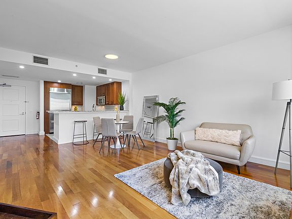 5th image of 8100 River Rd APT 510