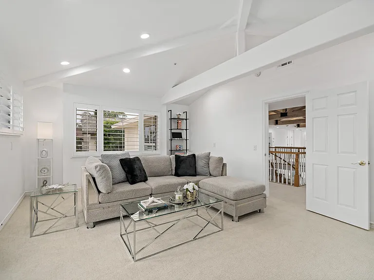 3972 Humboldt Dr — Photo 41