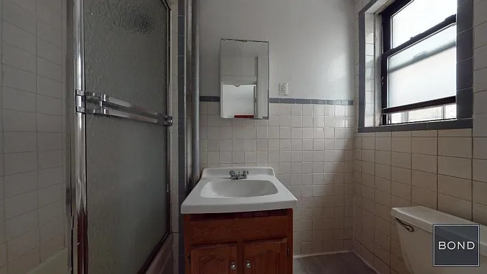 Rented by Bond New York | media 23