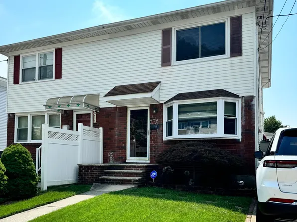 102 Belfast Ave, Staten Island, NY 10306