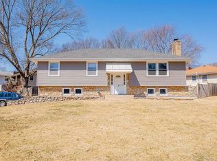 5428 Switzer Rd, Shawnee, KS 66203