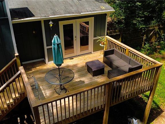 5th image of 990 Hickory View Ct NW