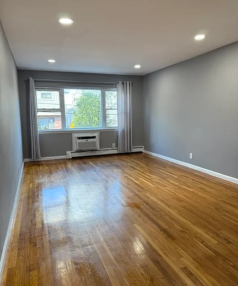 133 33rd St #2B — Photo 3