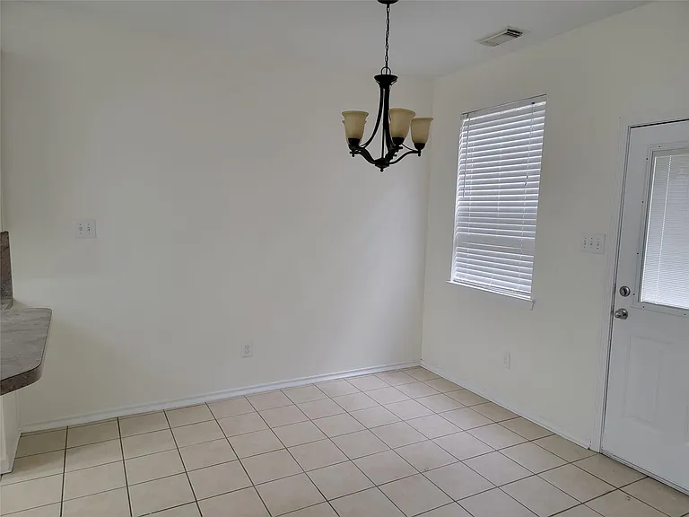 424 Folk Crest Ln — Photo 6