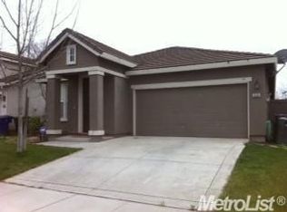 1666 Vosspark Way, Sacramento, CA 95835