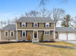 15 New Meadow Rd, Lynnfield, MA 01940