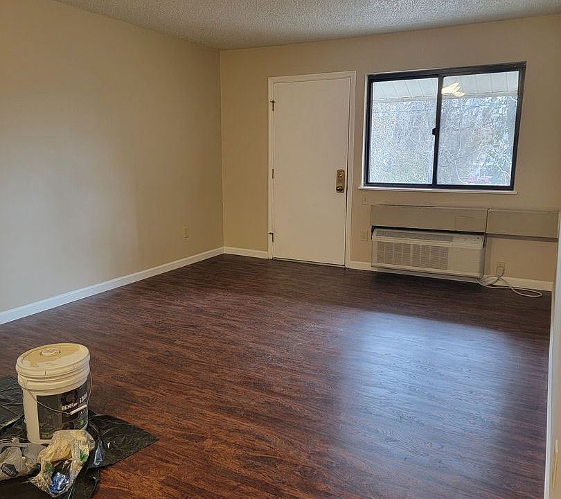 2nd image of 727 4th Ave #211