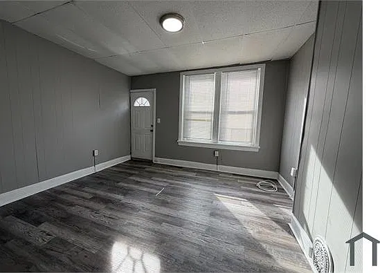 2 bed, 1000 sqft, $1,600 — Photo 3