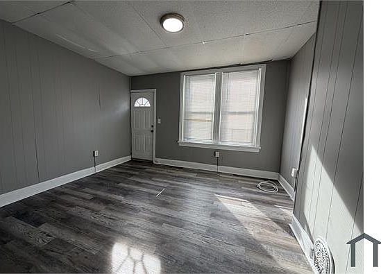 3rd image of 5663 Heiskell St