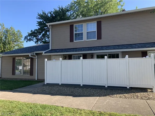 20435 Williamsburg Ct #220B, Middleburg Heights, OH 44130