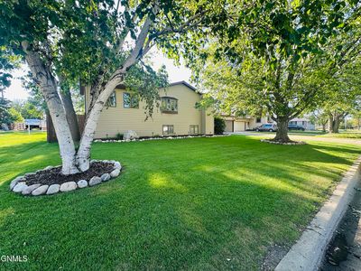 1729 5 1/2 Ave NE, Jamestown, ND, 58401