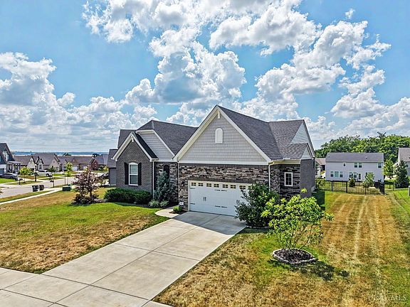 2nd image of 1179 Broadmoor Ln