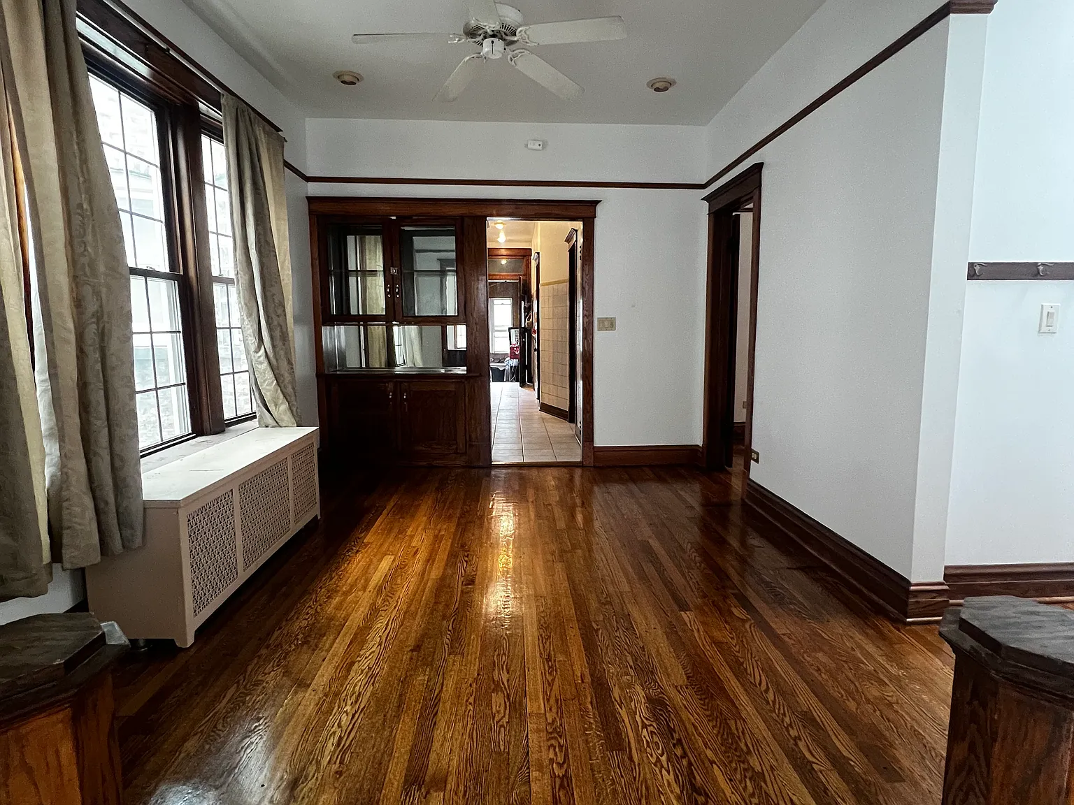 3 bed, 1100 sqft, $2,500 — Photo 3