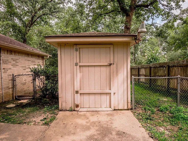 2232 Azalea Cir — Photo 26