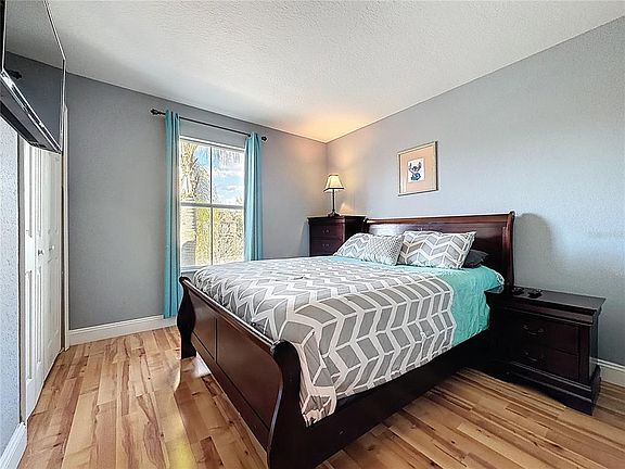 5th image of 223 NAPOLI DRIVE