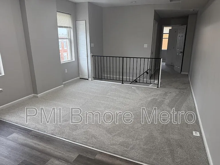 2643 E Madison St #B — Photo 2