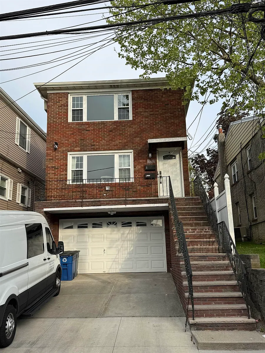 Building Photo - 6500 Columbia Ave #2