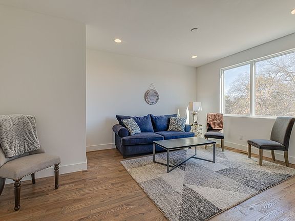 20x13 HUGE office or flex bedroom