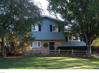 2940 Oak St, Barberton, OH 44203