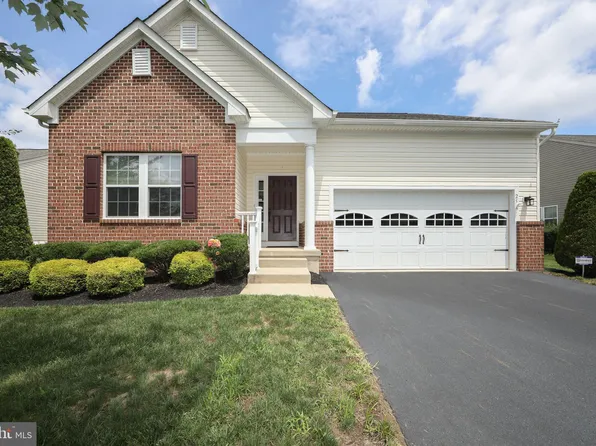 25 Applegate Dr, Florence, NJ 08518