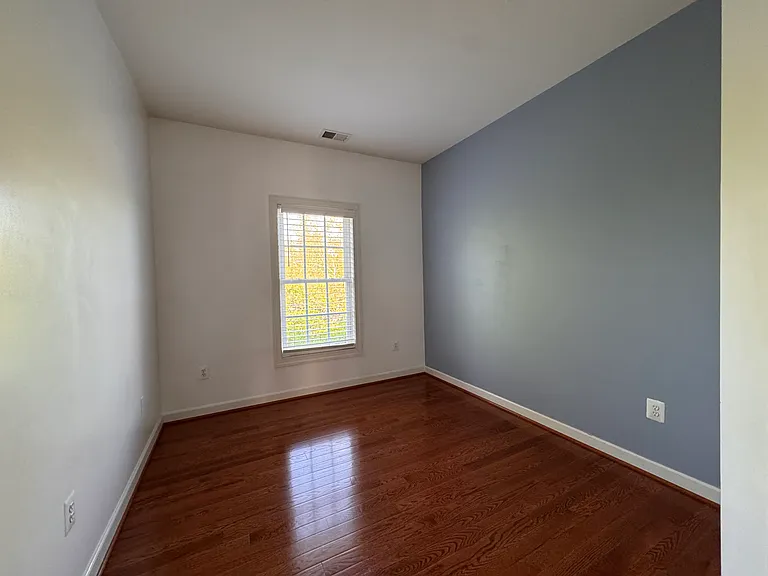 3670 Carriage Hill Dr — Photo 23
