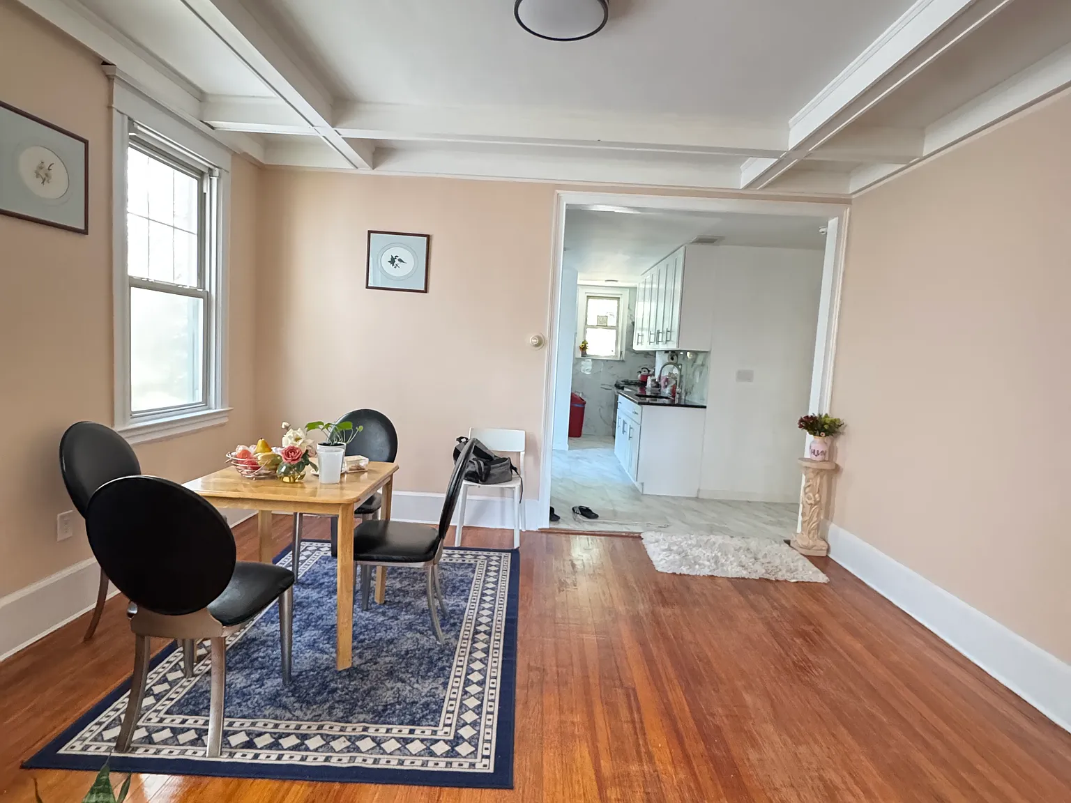 3 bed, 1.5 bath, 1872 sqft, $3,000 — Photo 4