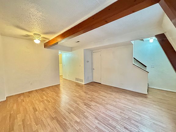 4th image of 2401 SW 43rd St APT 6
