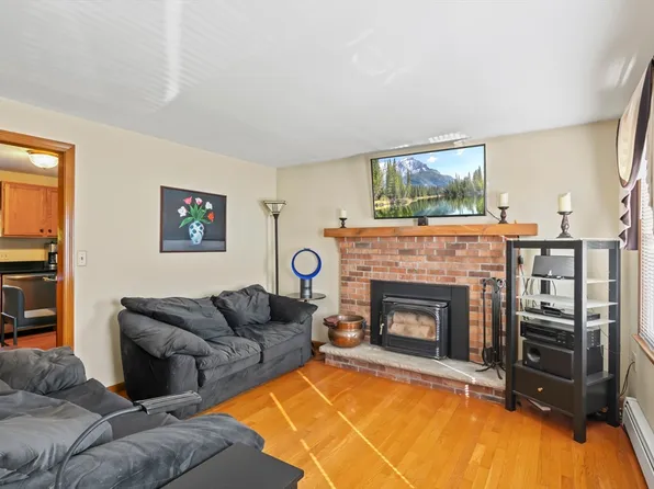 216 W Mountain St, Worcester, MA 01606