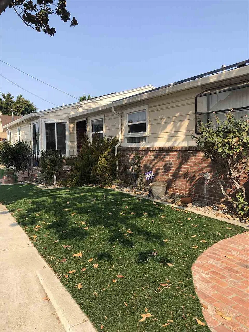 295 E 16th St photo 1
