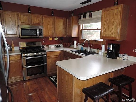 2nd image of 7931 Hoffman Dr