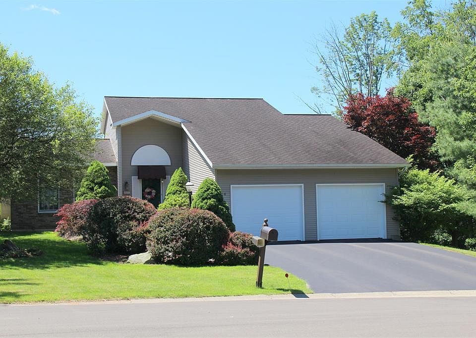 1st image of 14 Beechwood Ln