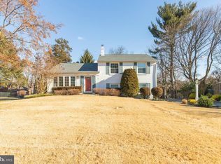 237 Canterbury Dr, Wallingford, PA 19086