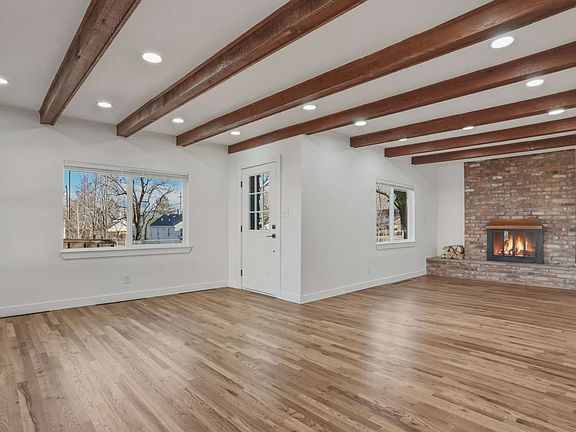 5th image of 211 Benton Ave