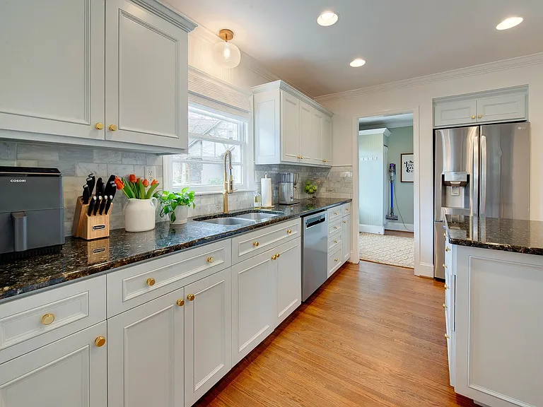 3221 Sunset Dr — Photo 16