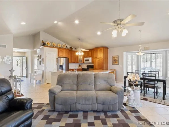 957 High St, Osage Beach, MO 65065