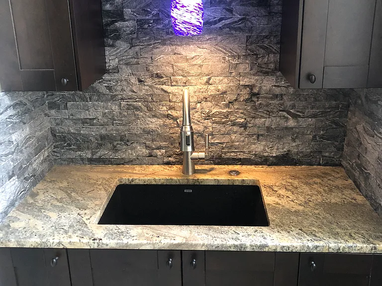1721 Pleasant St #8 — Photo 8