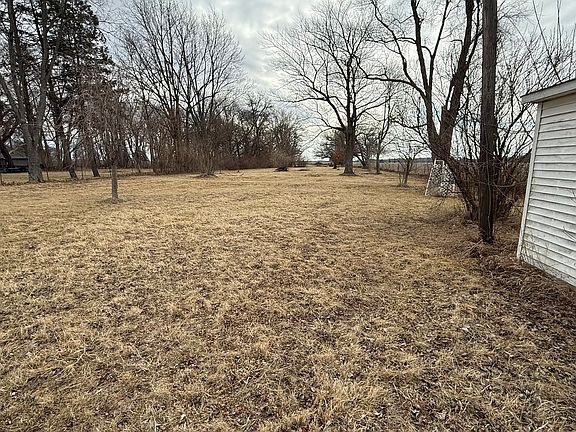 2nd image of 4103 E Oaks Rd