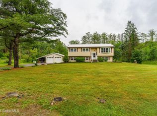 1 Rose Hill Ct, Burnt Hills, NY 12027