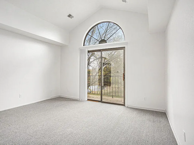Hampton Lakes Apartments — Photo 61