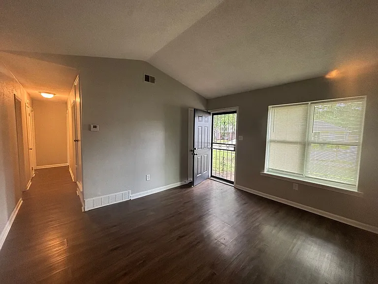 2986 Lake Park Rd — Photo 4