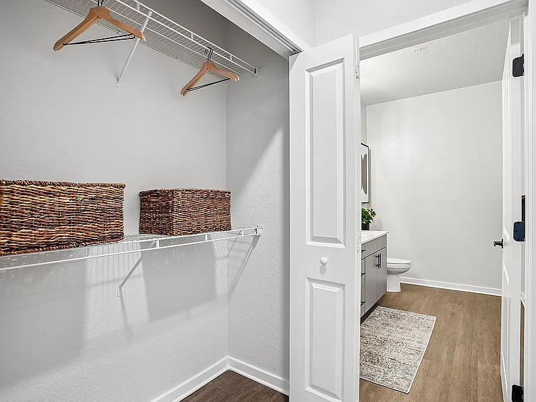 25-web-or-mls-4555 Grv Spgs Cir-Unit 107-S1605-025
