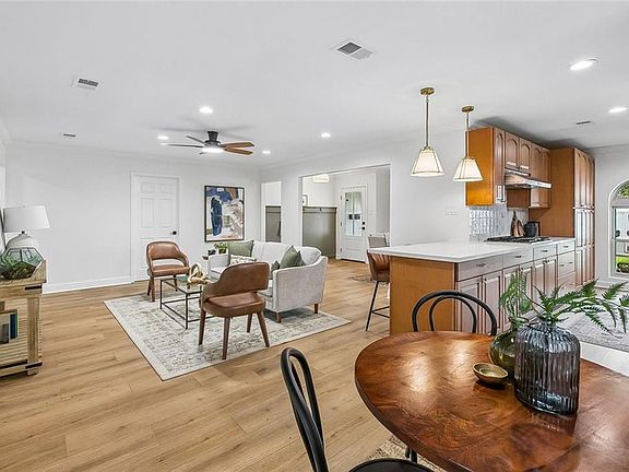 5th image of 4817 Jasper St